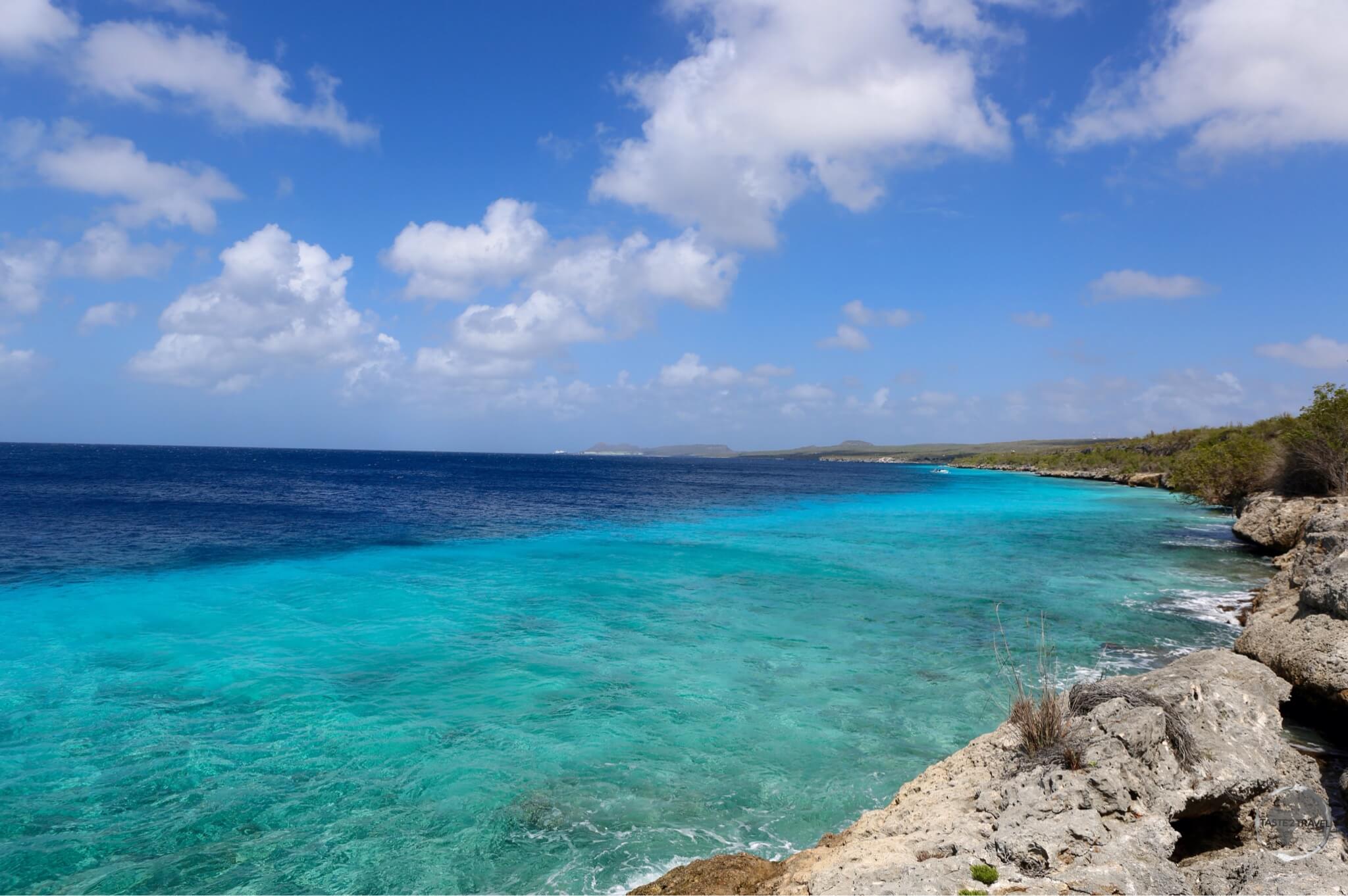 Bonaire Travel Guide: A reef runs along the entire Leeward coast, making Bonaire a diver's paradise.