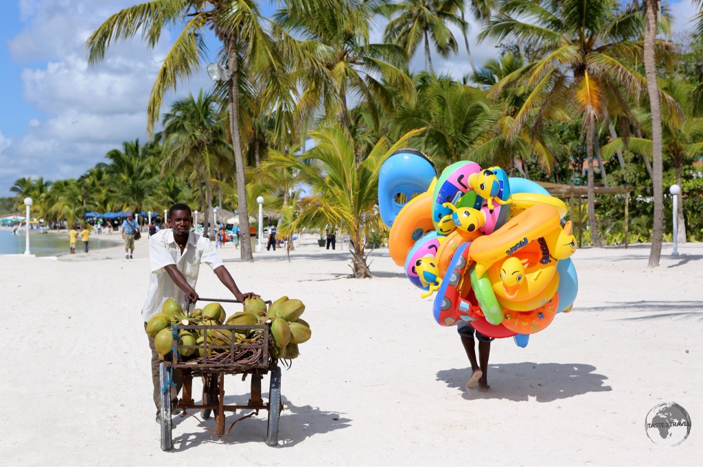 Vendors on the beach at Boca Chica.