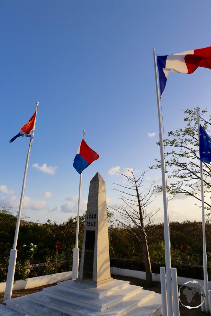 The border marker between the Dutch and French side of the island.