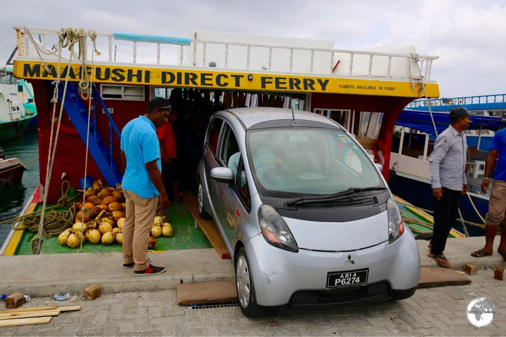 The Maafushi ferry provides freight and passenger services between Malé and Maafushi.