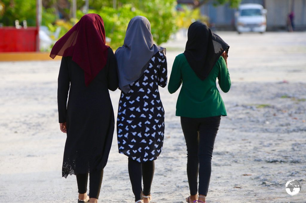 Girls on Maafushi Island.