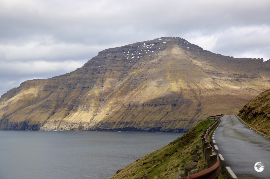 The circuitous route around Vidoy Island offers spectacular views.
