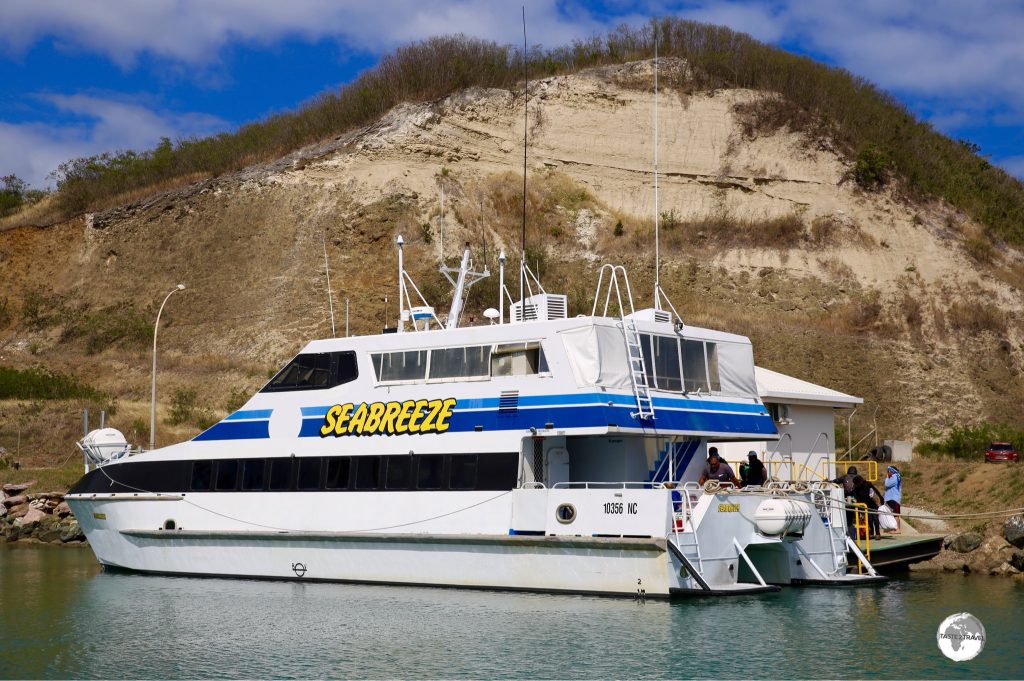 The Seabreeze catamaran provides a regular connection between Koumac and the Belep archipelago.