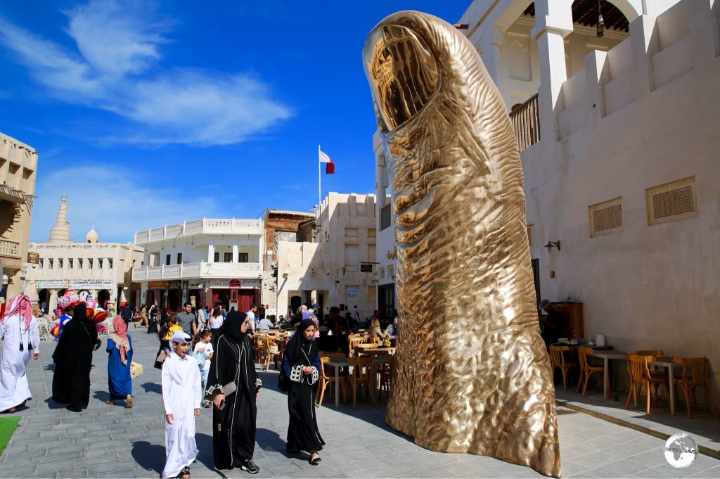 Installed in Souk Waqif, ‘Le Pouce’, by French artist César Baldaccini, is a giant bronze sculpture in the shape of a giant thumb.