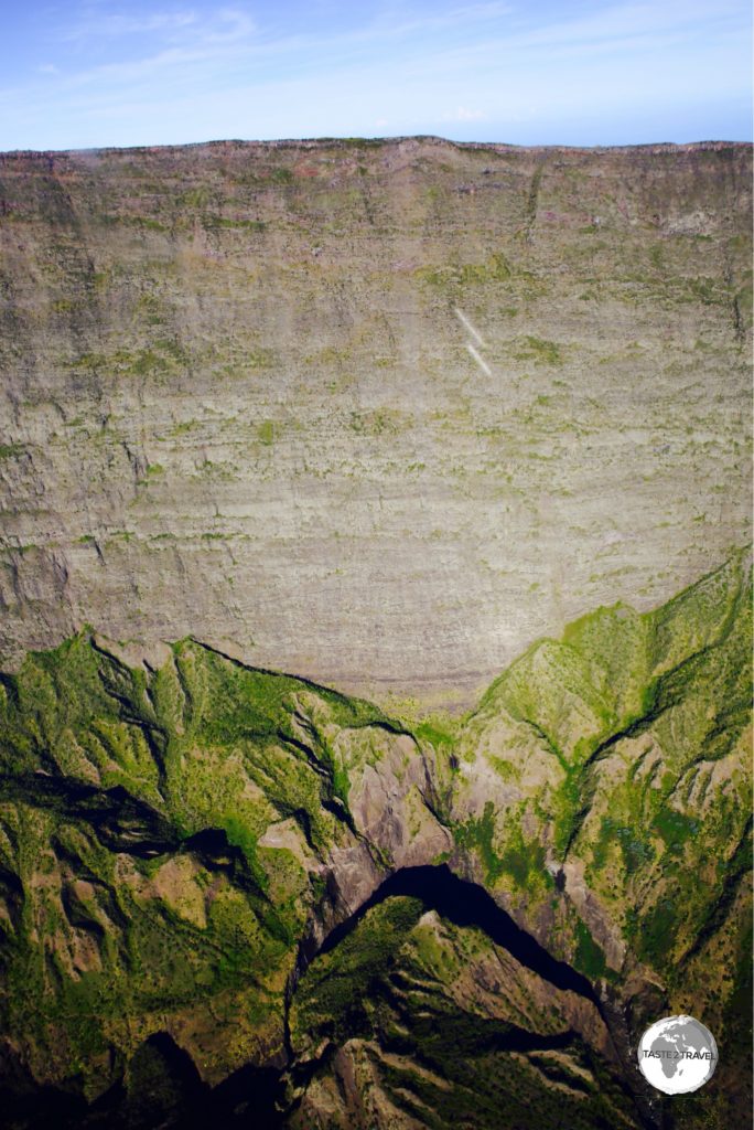 My helicopter flight provided an alternative view of the Cirque de Mafate and Maïdo, which is located on top of the cliff.