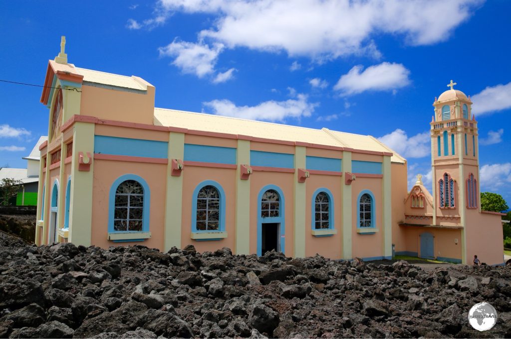 A side view of the church better illustrates its position in the lava field.