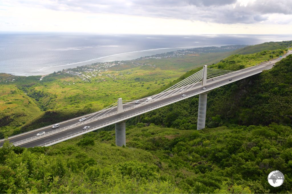 The RN1 passes over the spectacular ‘Route des Tamarins’ bridge on the west coast of Reunion.