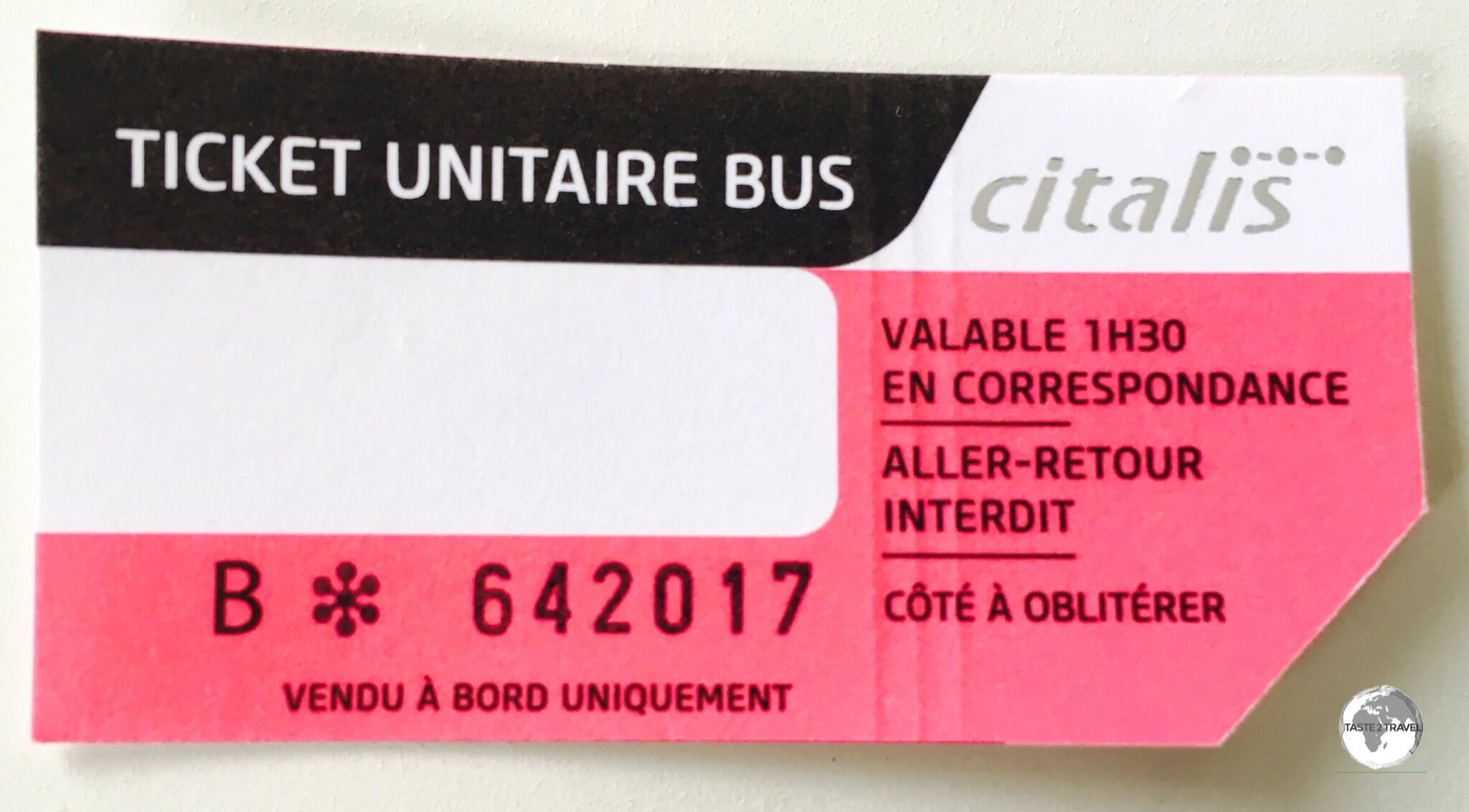 A one-way bus ticket on Citalis costs €2 and is valid for 90 minutes.