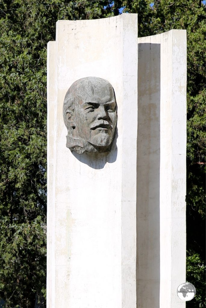 A roadside monument to Lenin in Bishkek.