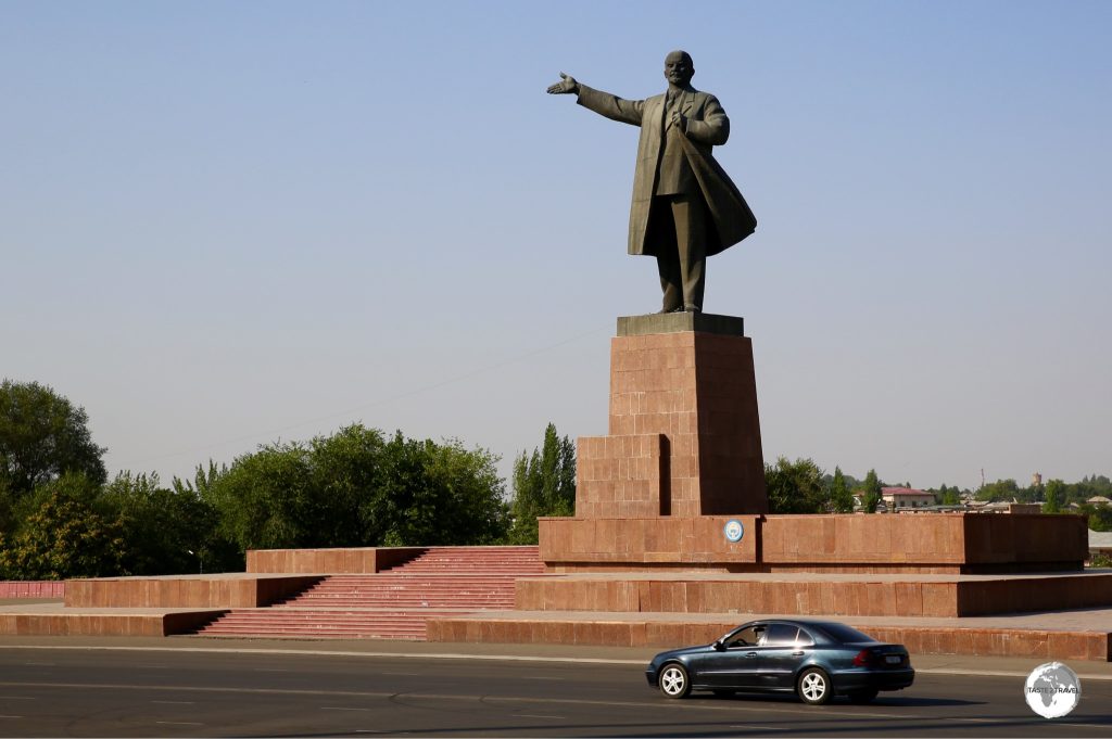 A larger-than-life statue of Lenin towers over Lenin Avenue in Osh.