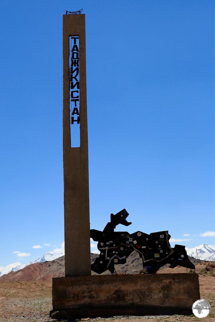 The border marker between Kyrgyzstan and Tajikistan at the Kyzylart Pass.