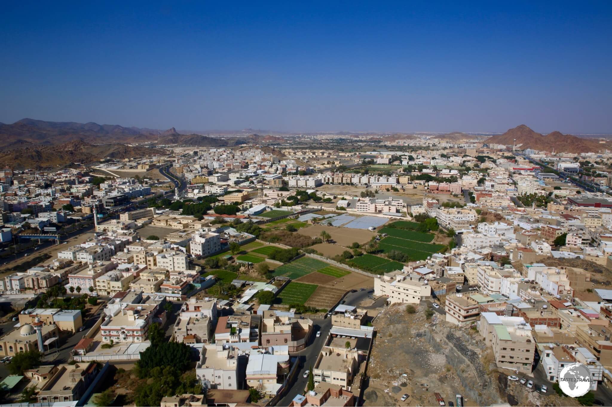 The best views of Taif are from the revolving restaurant, which is located on the 29th floor of the Awaliv International Hotel.