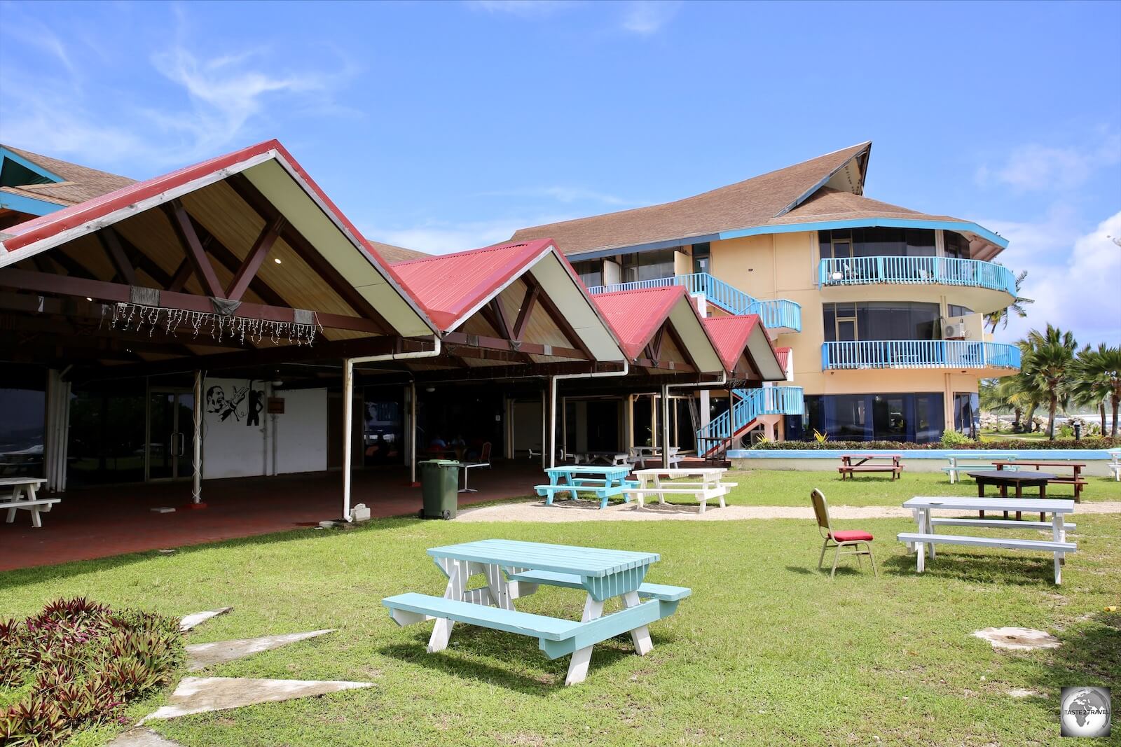 The outdoor area at the Menen Hotels' Reef Bar.