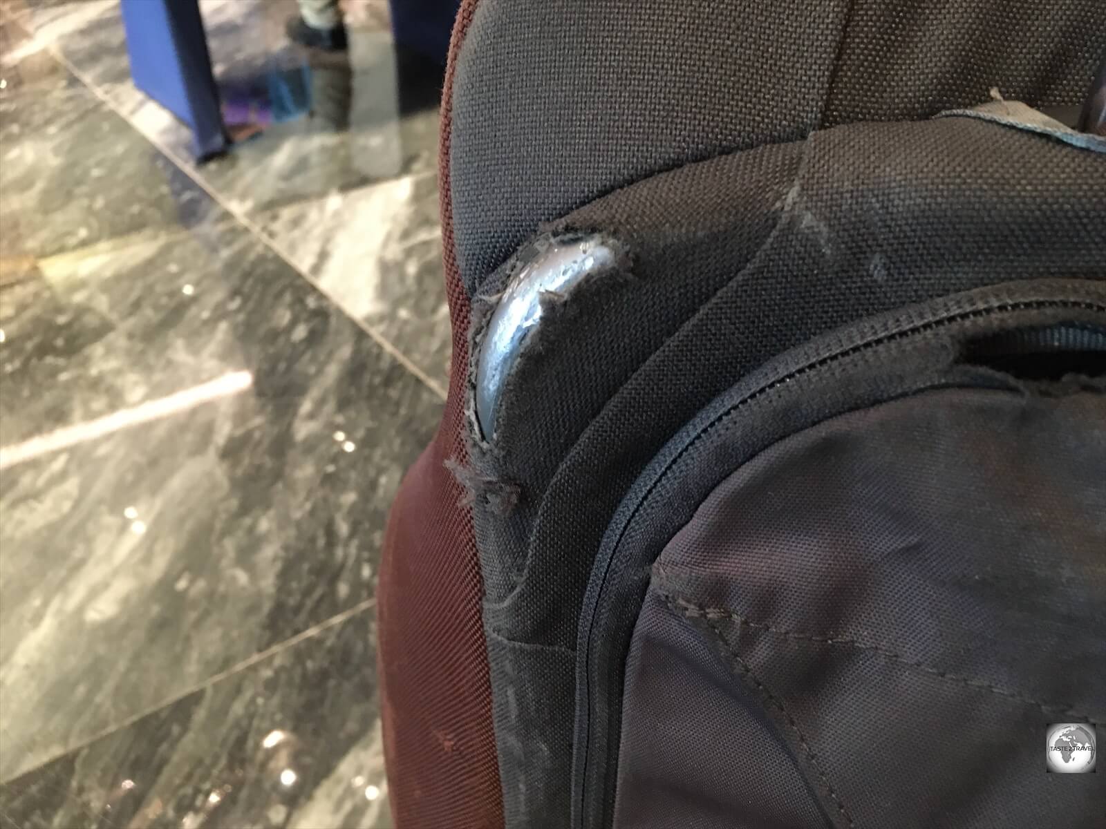 After 6 years of handling by airport baggage handlers, the corners of my Osprey Meridian backpack had succumbed to the rigours of travelling.