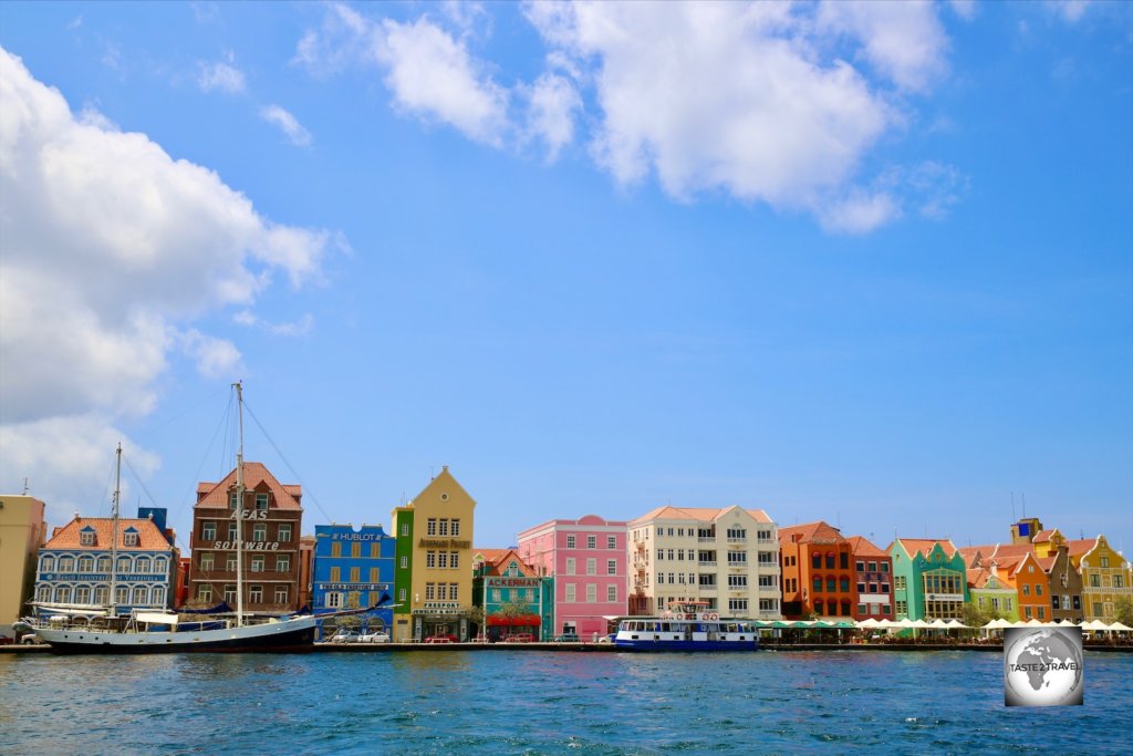 A view of the colourful Handelskade, Willemstad.