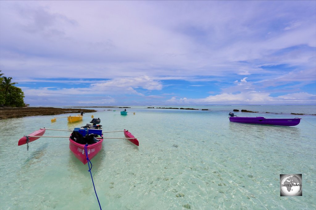 A motorised canoe trip to the southern islands provides and opportunity to snorkel in the clear waters of the lagoon.