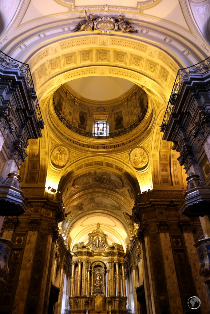 Located on the Plaza de Mayo in the heart of Buenos Aires, the Catedral Metropolitana features oil paintings by Flemish painter - Sir Peter Paul Rubens.