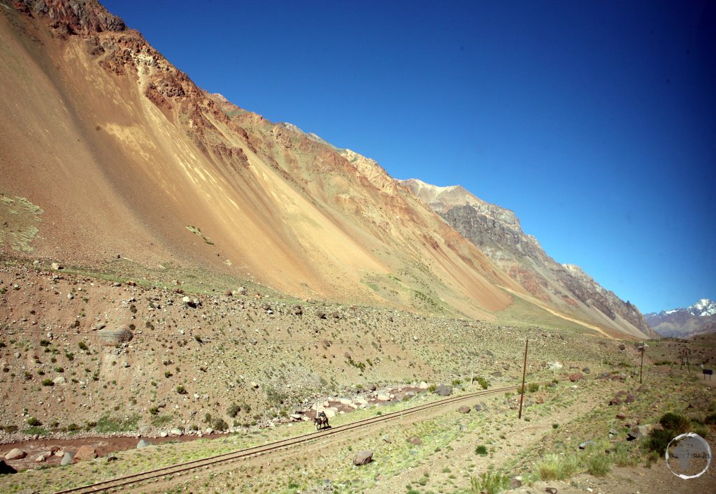 Crossing the Andes mountains, from Mendoza city in Argentina to Santiago in Chile, via the Paso Internacional Los Libertadores border crossing.