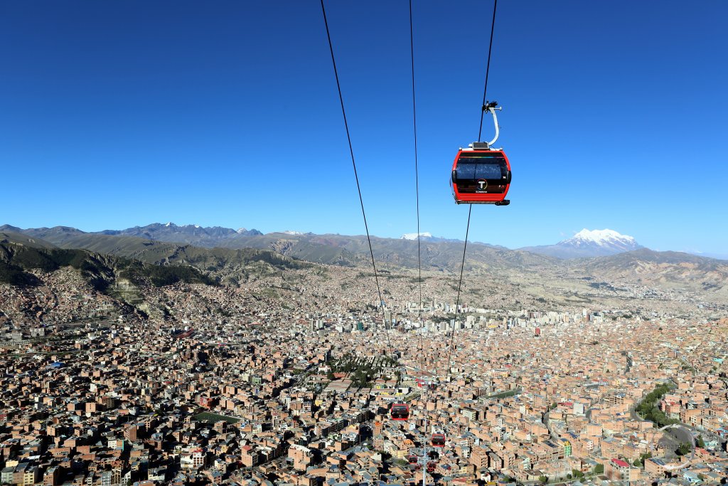 The world's highest altitude cable car, "Mi Teleférico” or “My Cable Car”, is comprised of eight lines which extend for 27 km (17 mi) over La Paz.