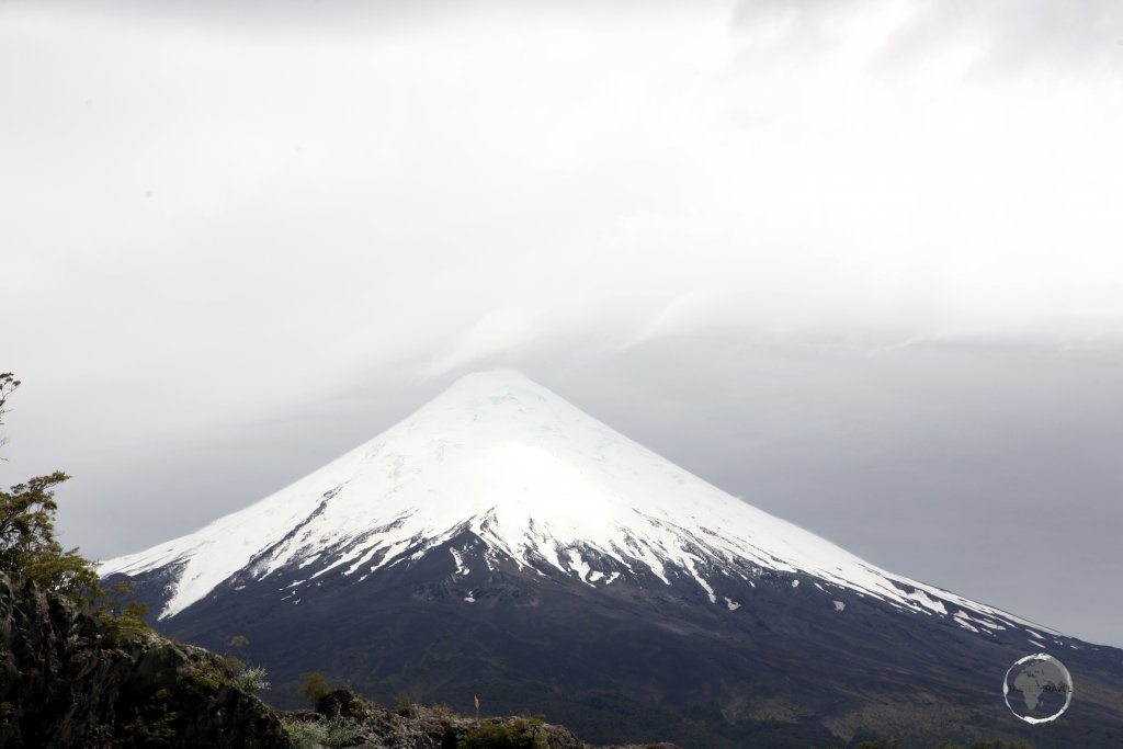 Often compared to Mt. Fuji, Osorno volcano (2,652 metres/ 8,701 ft) is one of the most active volcanoes in Chile, with eleven historical eruptions recorded between 1575 and 1869.