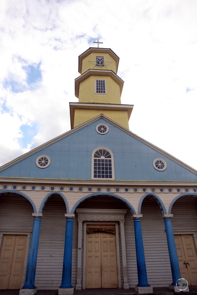 Another fine example of Chilota architecture, the Church of Chonchi, or 'Iglesia San Carlos de Chonchi', commenced construction in 1754 but was not completed until 1859.