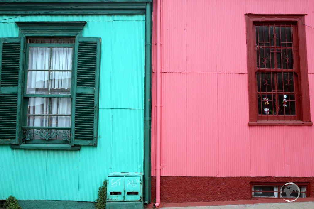 Valparaíso is arguably one of South America’s most enchanting cities, a city decorated by eccentric houses and vibrant street art.