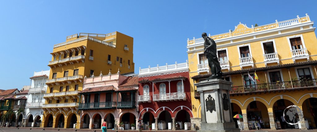 A view of Plaza de los Coches, which lies in the heart of Cartagena old town, with a statue of the city's founder, Pedro de Heredia.