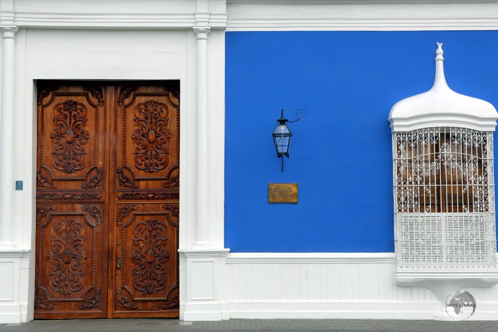 First constructed in 1604 (and reconstructed after the 1619 earthquake), Casa Urquiaga in Trujillo houses a collection of gold and ceramics from the Chimu and Moche empires.