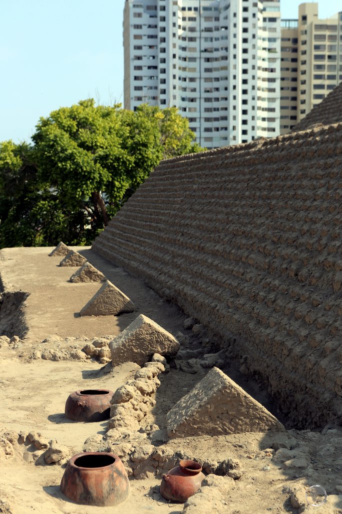 The pre-Columbian adobe Huaca Huallamarca pyramid is a startling sight, rising among the modern high-rises of Lima’s San Isidro district.