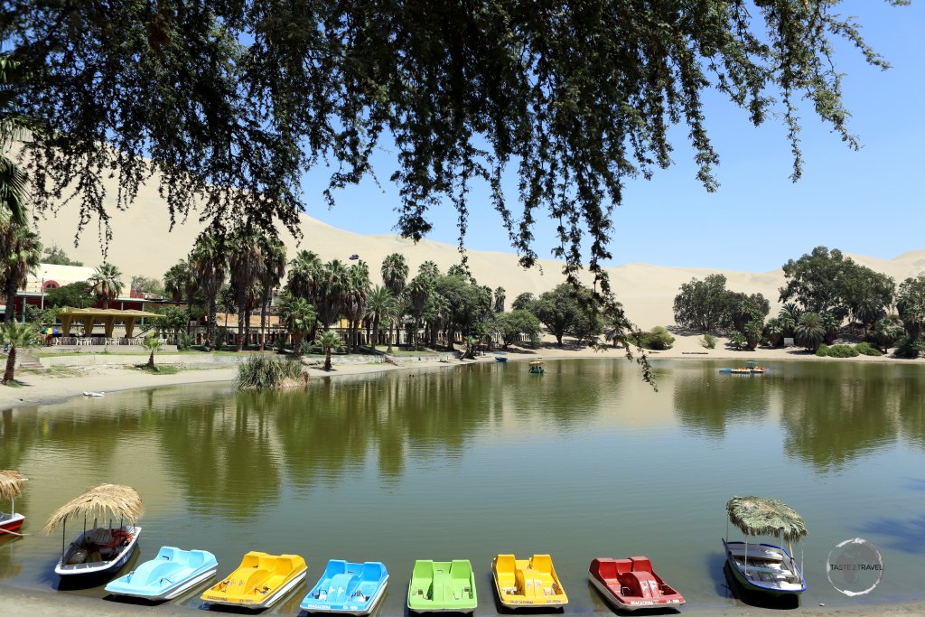Huacachina is built around a small natural desert lake, commonly referred to as the "oasis of America".
