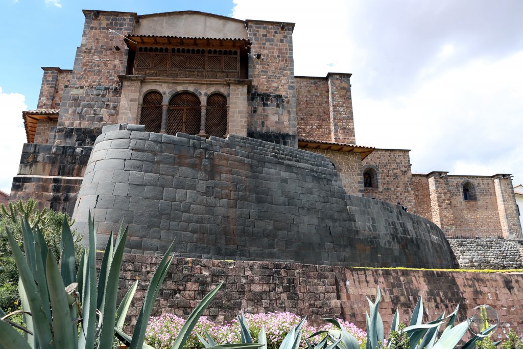 Exterior view of the remains of the Coricancha, which clearly shows the perfect Inca masonry which was overlaid by the much rougher Spanish masonry.