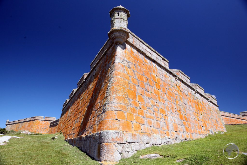Fortaleza de Santa Teresa was constructed in the shape of an irregular pentagon, with five angles finished in projecting bastions.