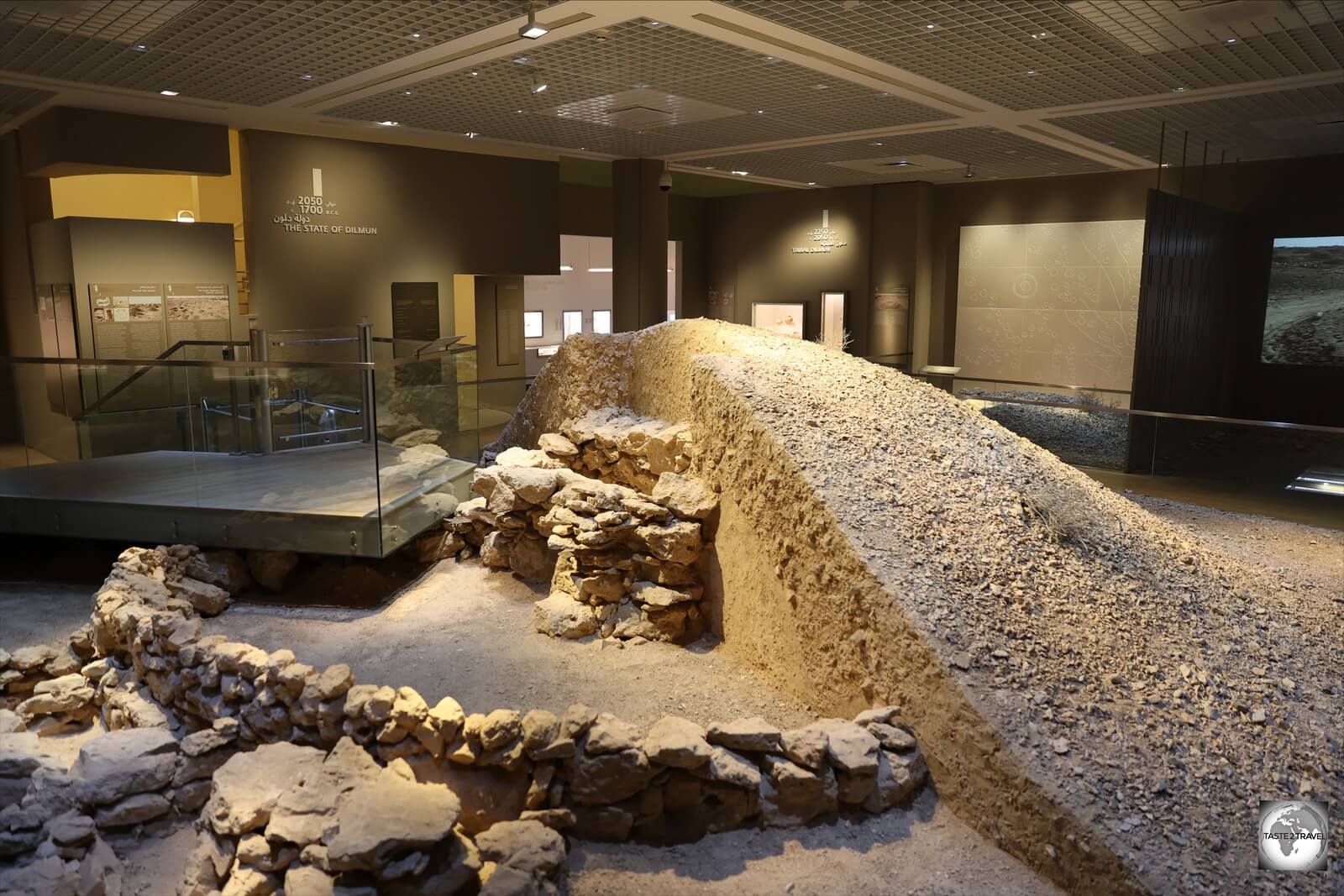 A mock burial mound can be seen at the Bahrain National Museum.