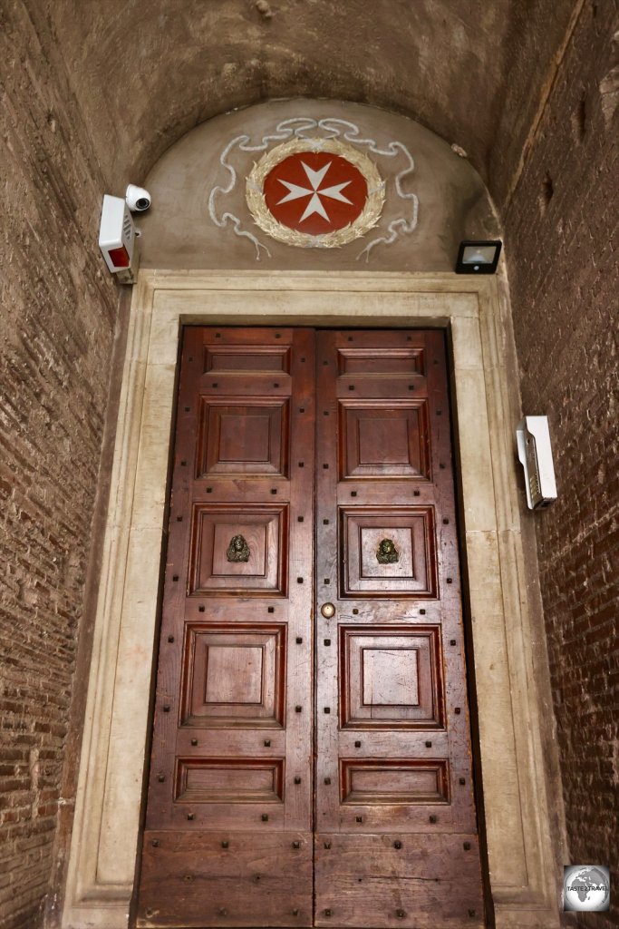 The front entrance to the Casa dei Cavalieri di Malta.