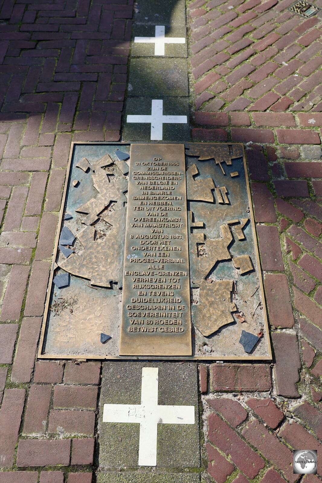 A plaque on the main square, and on the border, commemorates the finalisation of the frontier in Baarle.