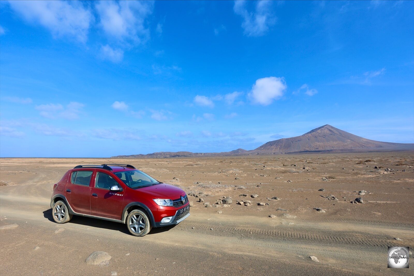 Exploring Terra Boa and the volcanic ash plain, which lies in the remote north of Sal Island. At 406 m elevation, Monte Grande is the highest point on Sal.