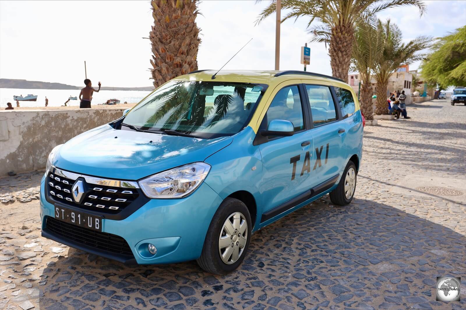 Taxis, such as this one on Boa Vista, charge €10 for trips to/ from the airport.