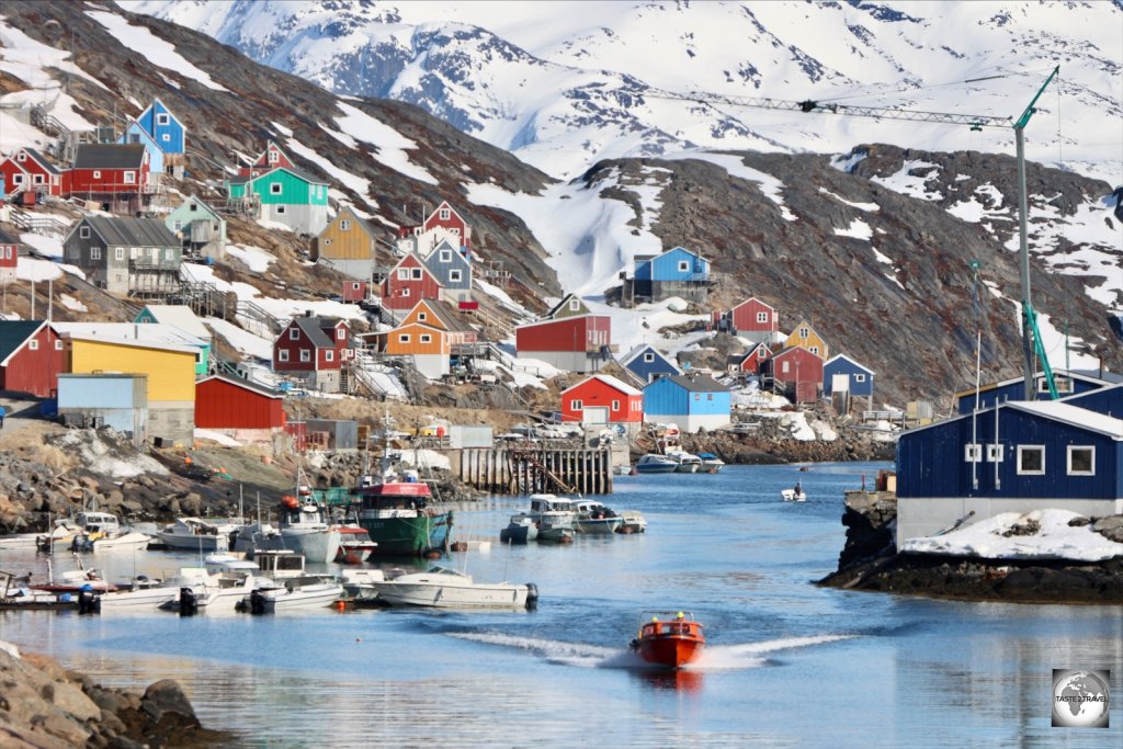 A stunning setting! The tiny town of Kangaamiut is a port of call for the Sarfaq Ittuk.