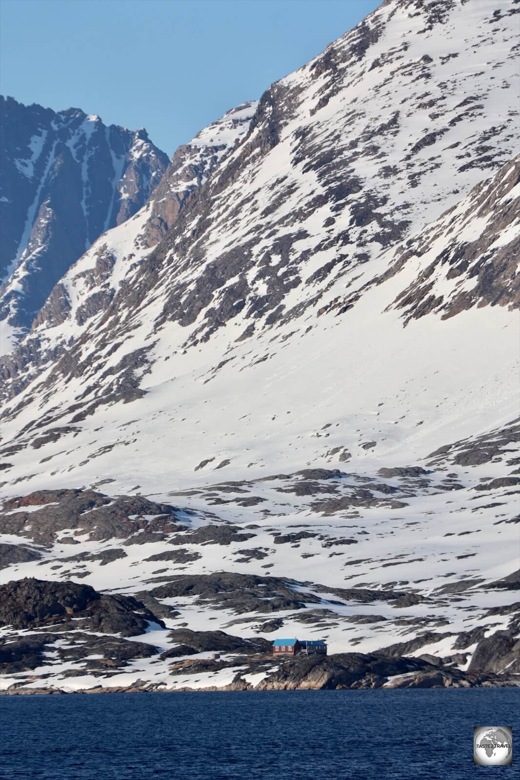 A Greenland summer house provides the perfect opportunity to drop off the grid!