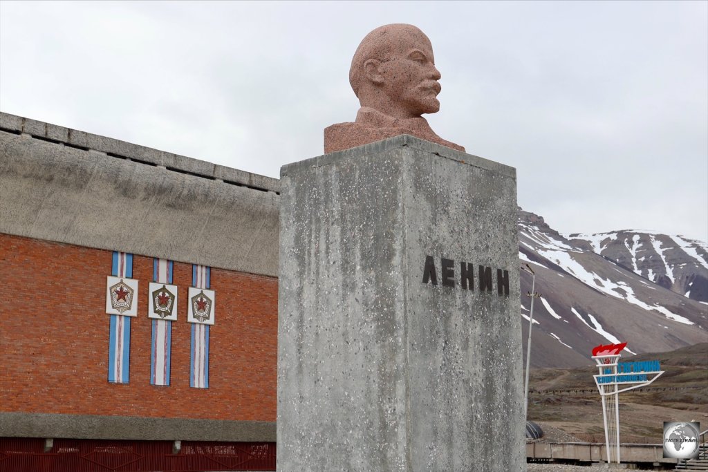 A bust of Lenin in Pyramiden - the world's northernmost Lenin monument!