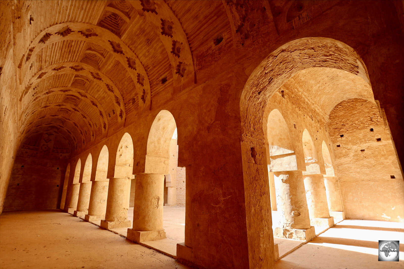 The vault of the mosque portico, showing the innovative, flattened, decorative arches.