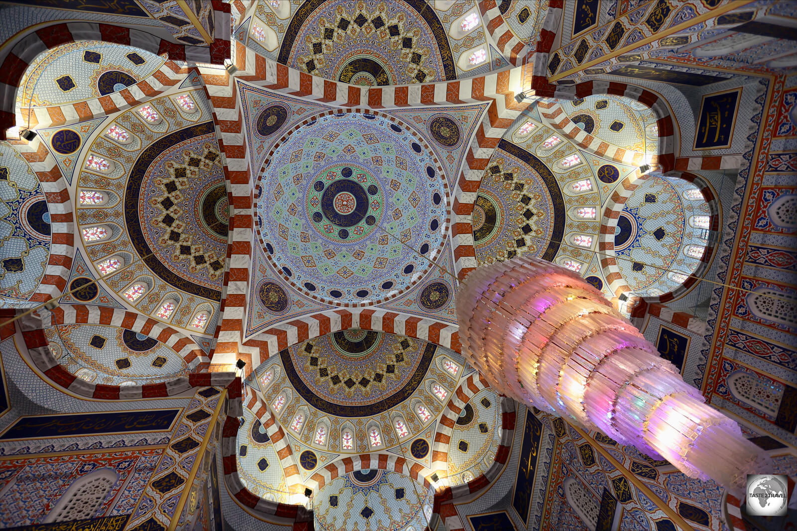 Completed in 2007, the striking, Jalil Khayat Mosque, is a Sunni Islamic Mosque in Erbil.
