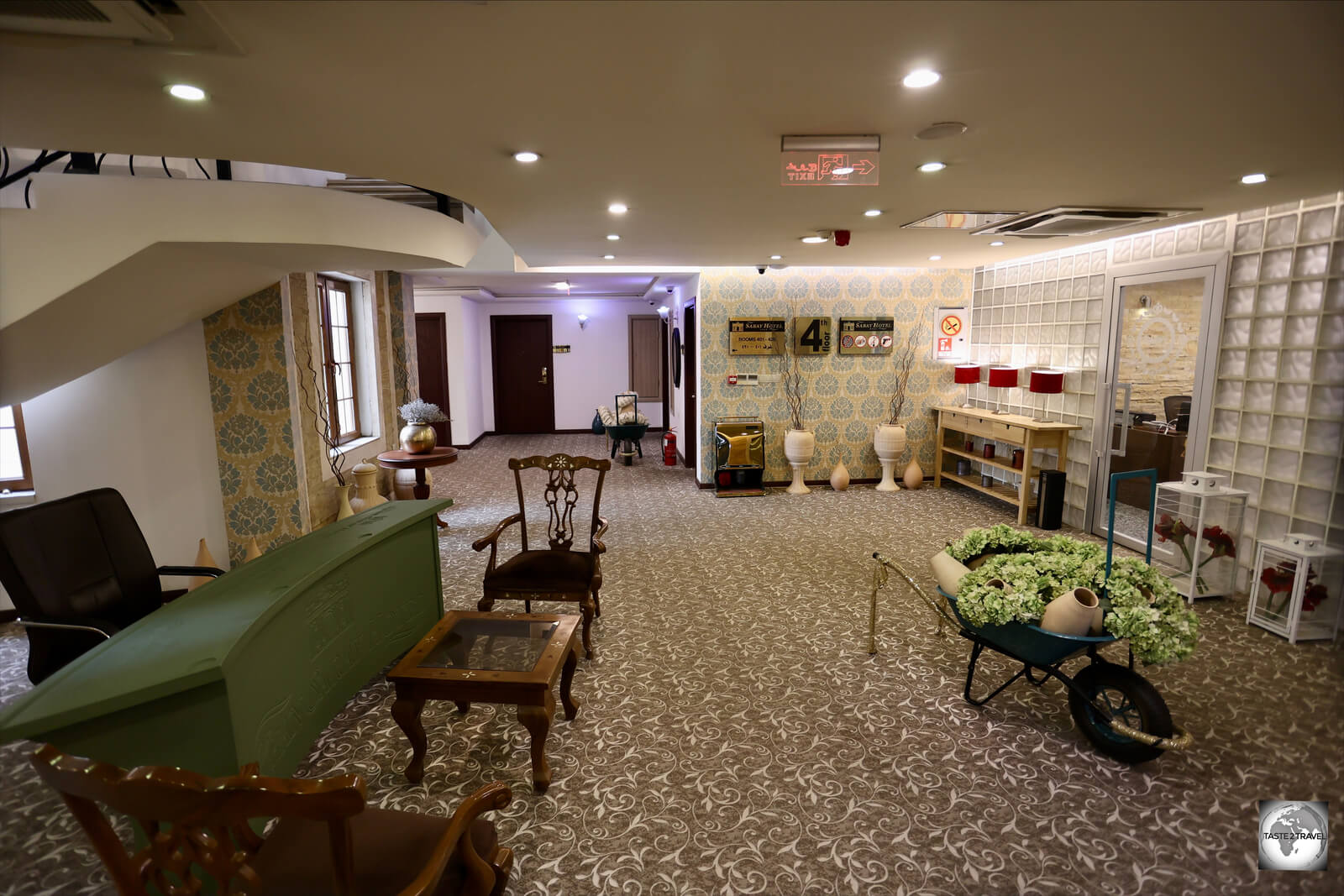 The beautiful Khan Saray Hotel where I paid just US$28 per night!