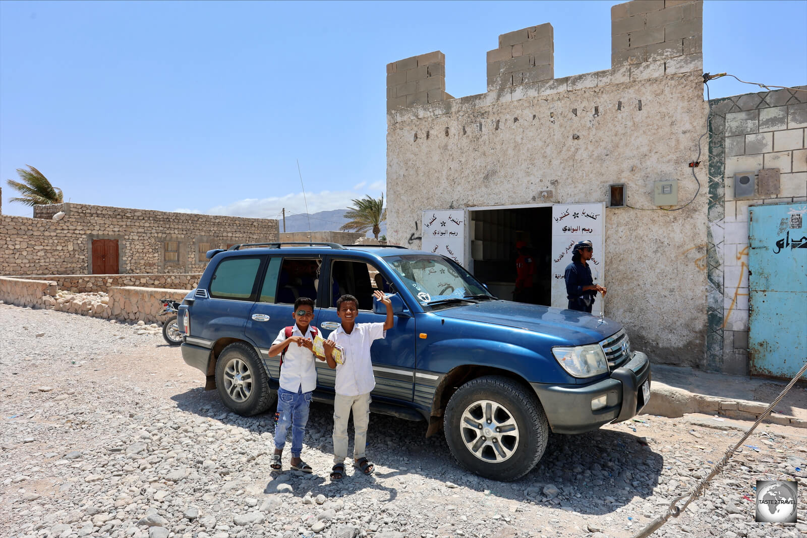 With a population of 4,000 - Qalansiya is the 2nd largest town on Socotra.