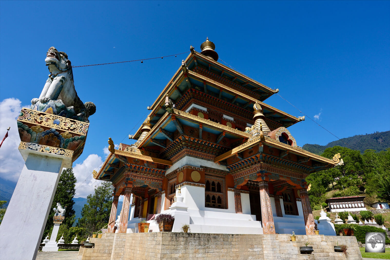 Khamsum Yulley Namgyal Chorten is located on a mountain ridge, overlooking the Punakha Valley.