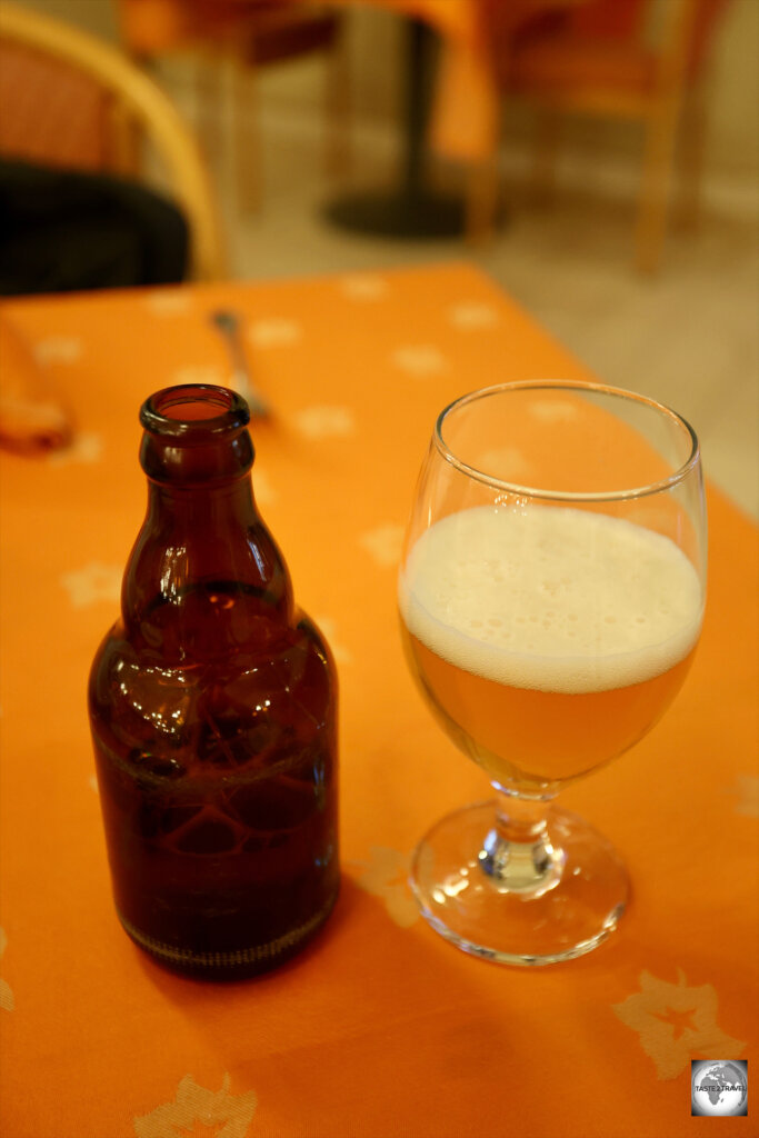 Domestically, Asmara beer is always sold in a brown, unlabeled, bottle while exported bottles are labelled.