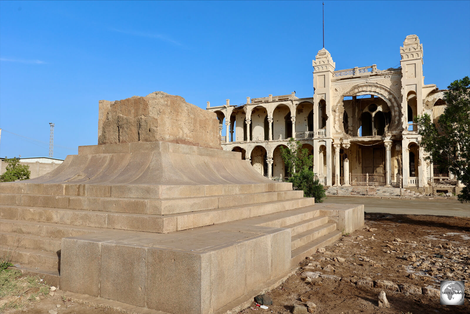 Located in front of the former Banco d'Italia building in Massawa, this empty plinth once featured a statue of Haile Selassie.