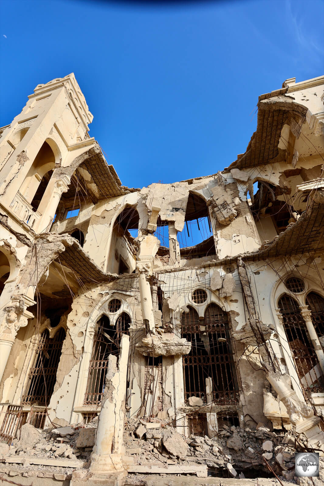 A view of the war-ravaged main entrance to the Banca d'Italia building in Massawa.