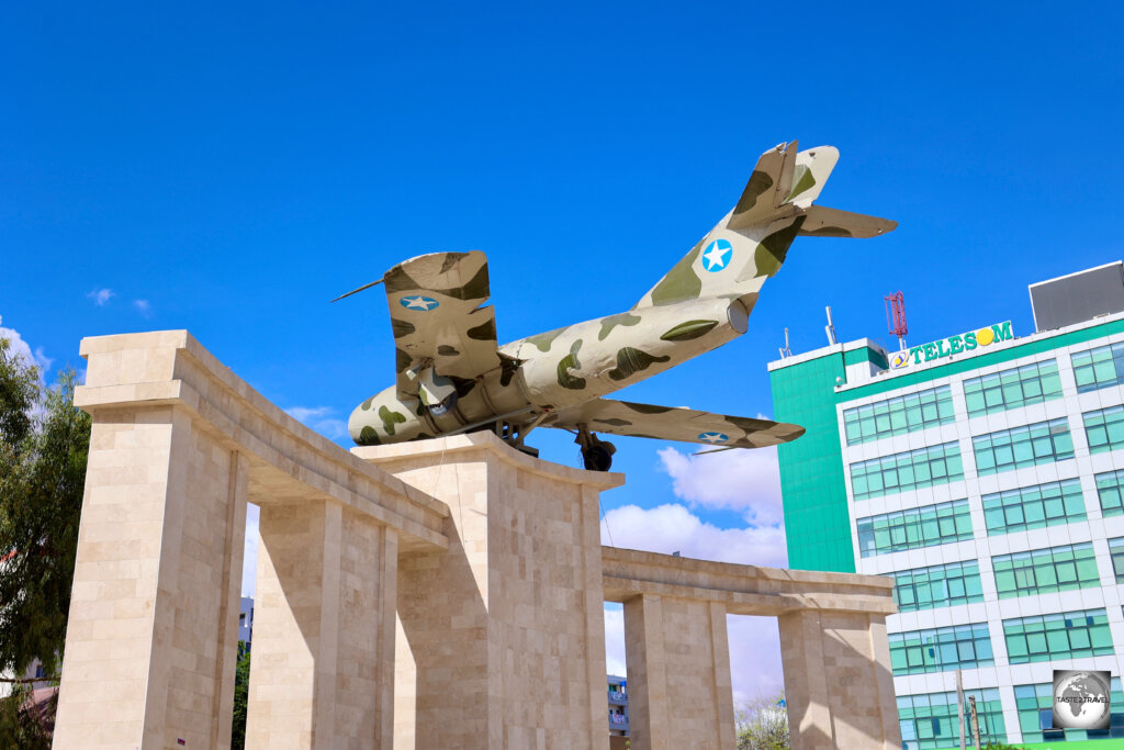The Hargeisa War Memorial features a MiG-17 fighter aircraft of the Somali Air Force, which crashed nearby.