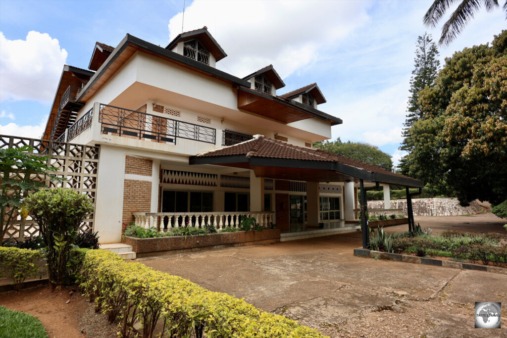 Occupied up until the 1994 genocide, the former Presidential Palace, which is now a museum, is located on the eastern outskirts of Kigali.